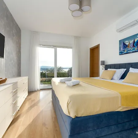 Luxury With A Pool, Panoramic Sea View, - By Traveler Tourist Agency Krk Id 2406 Vila